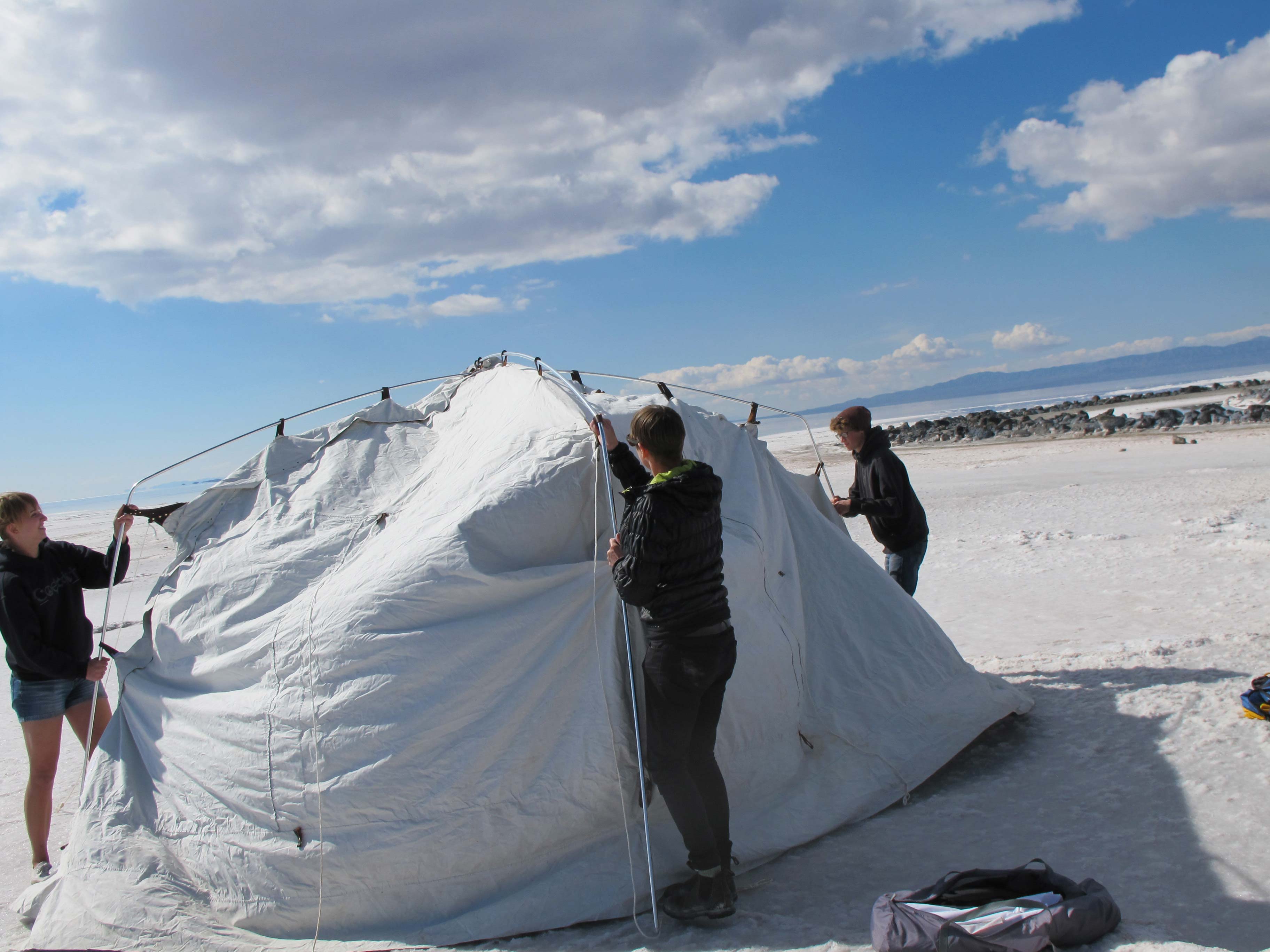 Installing the Portable Camera Obscura at Spiral Jetty